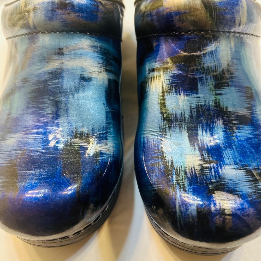 Dansko Patent Leather Professional Clogs - Picture 5 of 9